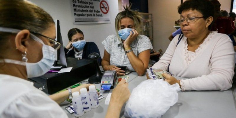 En Venezuela los médicos y enfermeras son los más expuestos al contagio de coronavirus. El exministro de Salud, José Félix Oletta, considera que hay factores como la crisis sanitaria que se arrastra desde antes de la pandemia y la falta de prevesión
