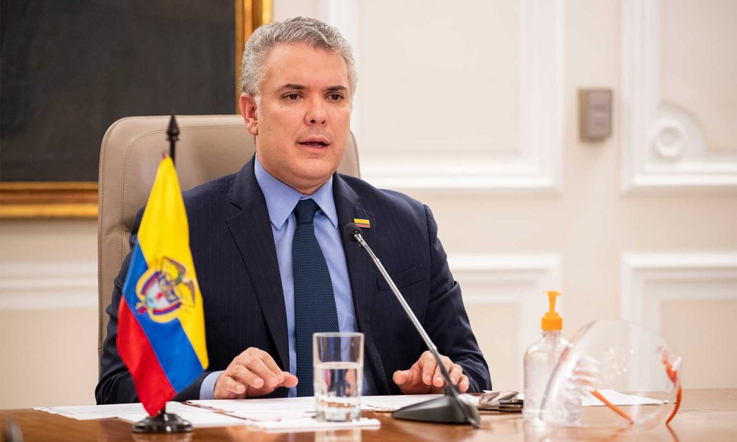 El presidente de Colombia, Iván Duque, apoyó este viernes el llamado de la coalición internacional a desconocer y rechazar 
