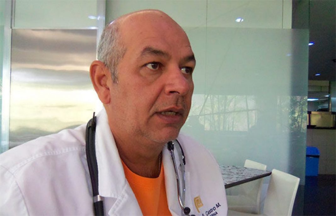 Para el médico infectólogo, Julio Castro, el reto de la administración de Nicolás Maduro es vacunar a 80% de la población, lo más pronto posible.