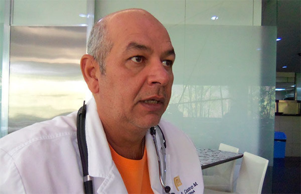 Para el médico infectólogo, Julio Castro, el reto de la administración de Nicolás Maduro es vacunar a 80% de la población, lo más pronto posible.