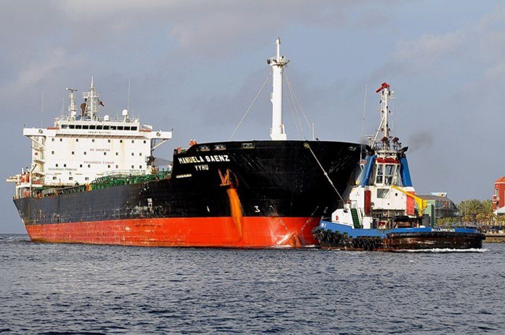 Irán envió a Venezuela 5 buques cargados con gasolina