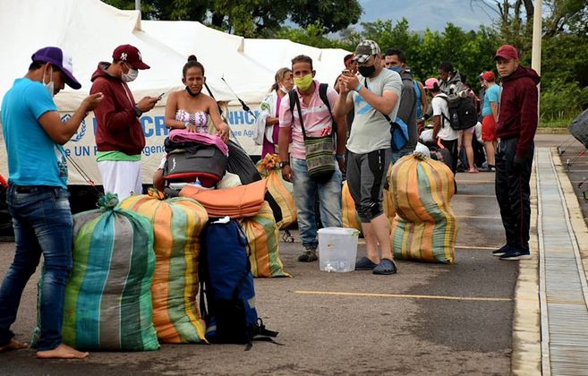 el director de Migración Colombia, Juan Francisco Espinosa, hizo un llamado a los venezolanos para que sigan los canales regulares para salir de Colombia.