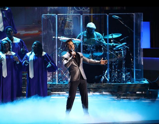 Luis Fonsi durante su actuación del año pasado en los Latin Grammy. Foto Instagram