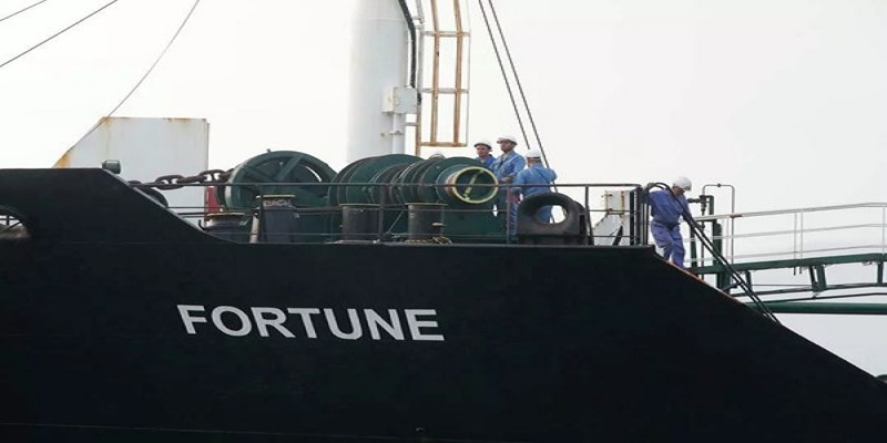 Los buques Fortune, Forest y Faxon rodean el sur de África para llegar a Venezuela en dos semana