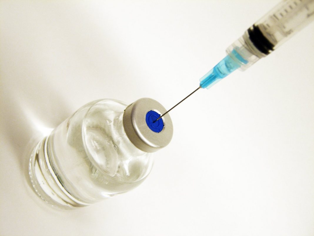 Retoman vacuna