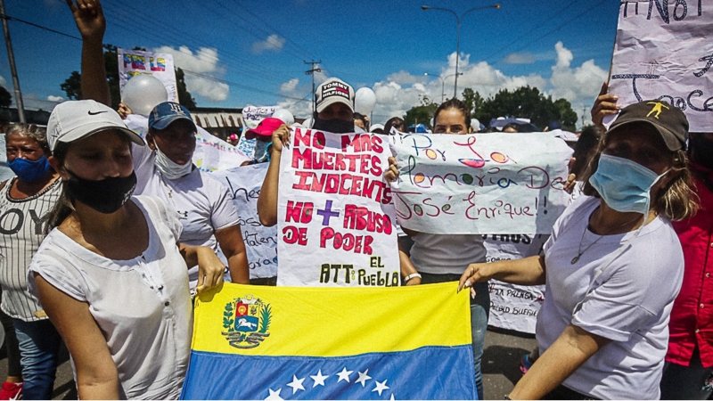 Barrancas-protestar-contra-asesinatos-manos-las-FAES