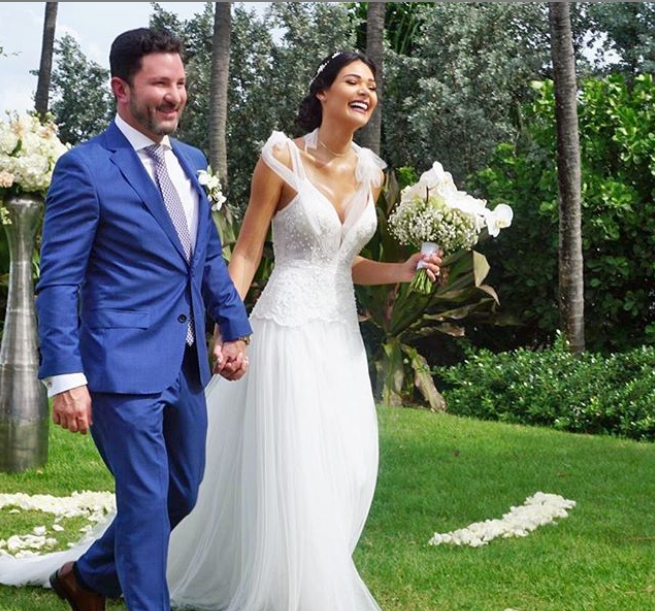 Andrea Rosales y Octavio Maza el día de la boda en Miami. Foto: Instagram