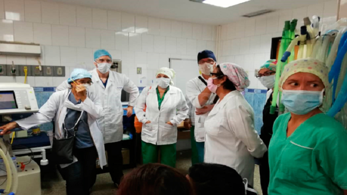 La pandemia de COVID-19 en Venezuela sigue cobrando vidas en el sector salud. Solo en los últimos cinco días fallecieron cuatro médicos y una enfermera, según reportó la ONG, Médicos Unidos por Venezuela.
