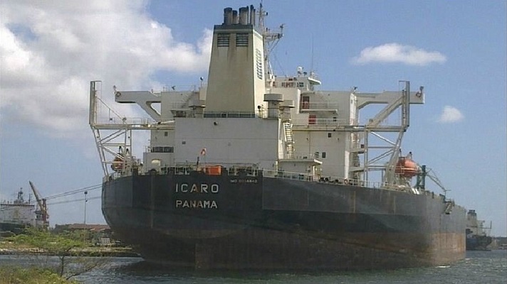 Un buque cargado con gasolina zarpó en la mañana de este domingo con destino a la isla de Cuba. Lo hizo desde el Centro de Refinación Paraguaná, en el estado Falcón.