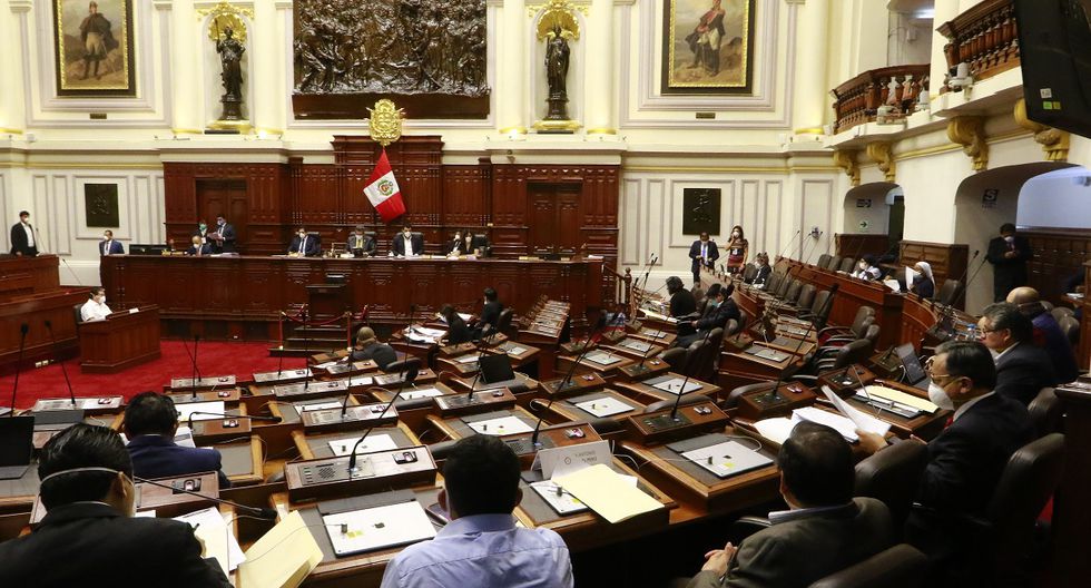 Inicia-reunión-Congreso-Perú-crece-presión-renuncia-Merino