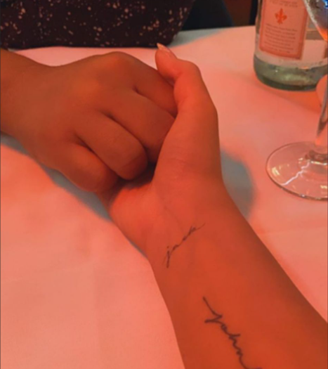 Chrissy Teigen mostró su tatuaje. Foto: Instagram