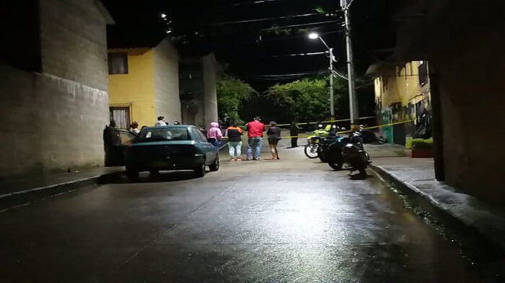 En menos de 6 horas, en Colombia ocurrieron dos masacres. La matanza más reciente se produjo la madrugada de este domingo al suroeste de Antioquia.