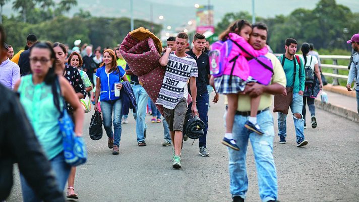 La crisis de los migrantes venezolanos en el 2021 podría superar a la de Siria. La advertencia la hizo David Smolansky, comisionado de la OEA para los refugiados.