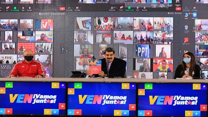 El Partido Socialista Unido de Venezuela (PSUV), que preside Nicolás Maduro, se mimetiza con el Estado. Lo que demuestra el caos institucional que corroe a Venezuela. Los miembros de esta organización hacen, sin reparos ni quejas, las veces de funcionarios del Estado.