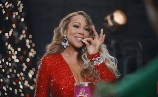 Mariah Carey en el comercial que le permitió ganarse un buen dinero en 2019. Foto: YouTube