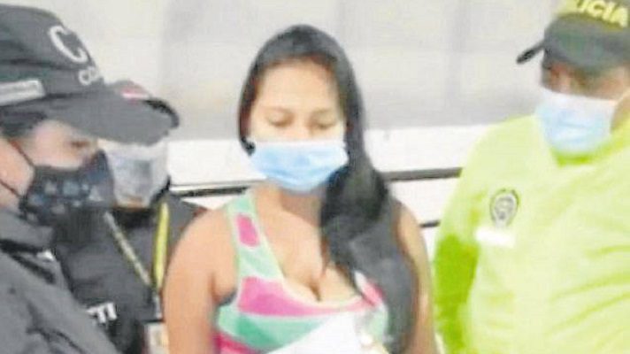 Se llama Yarisel Albarrán Albarrán, es venezolana y un juez en Bucaramanga, Colombia, la envió a la cárcel. Ella asesinó a su bebé recién nacida.