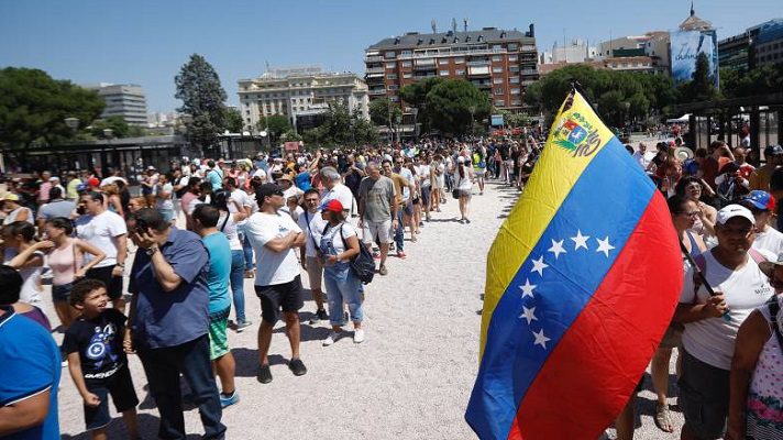 España concedió en 2020 estatuto de refugiado o protección subsidiaria a 5.127 personas. Otras 40.592 recibieron protección por razones humanitarias. de esta última cifra, 40.265 son venezolanos.