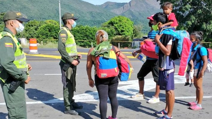 Las autoridades colombianas establecieron varias restricciones durante la temporada navideña. Entre ellas el cierre de las fronteras. Sin embargo, los migrantes venezolanos se las arreglaron para usar las trochas y pasar hacia el país vecino, informaron a través de Caracol Radio.