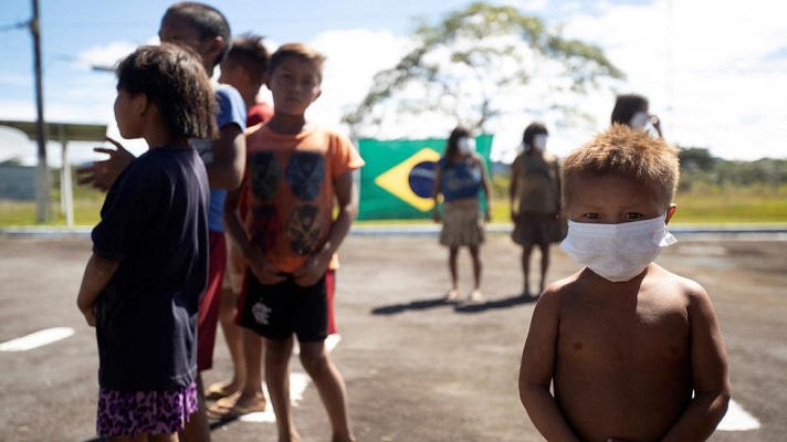 Los indígenas yanomamis denunciaron la muerte de al menos nueve niños con síntomas de coronavirus en lo que va de año. Todo ocurrió en el estado amazónico brasileño de Roraima. Pidieron el envío de médicos a la región, según un documento divulgado este jueves.