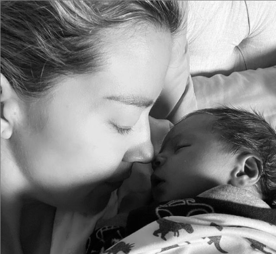 Fernanda Castillo presentó a su bebé. Foto: Instagram