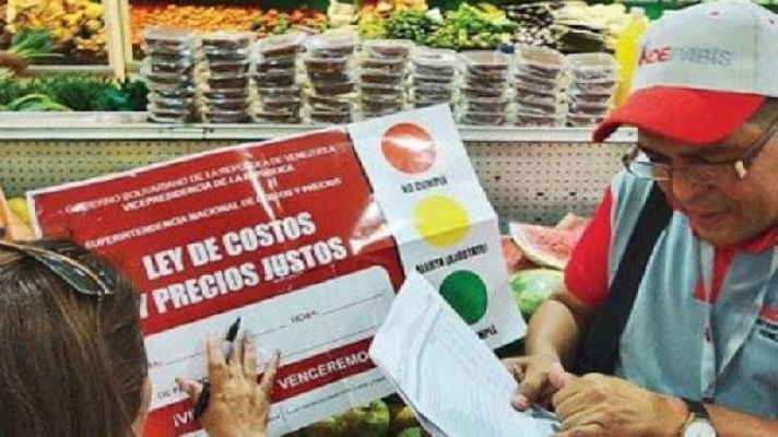 A través del Ministerio de Comercio Nacional de Nicolás Maduro, se supo que se retomará la aplicación de la Ley de Precios Justos. ¿La razón? Es una forma de presionar a los comerciantes a bajar el precio de los alimentos.