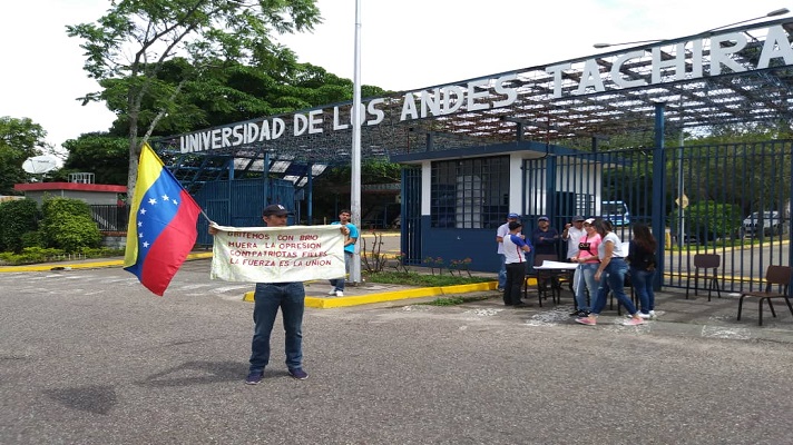 Un grupo de profesores de la Universidad de los Andes (ULA) en el Táchira, decidieron donar sus salarios para ayudar a sus colegas enfer,os.
