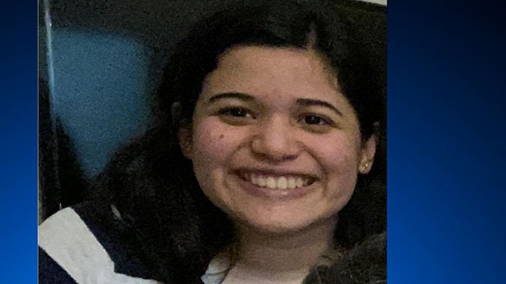 La policía de Hollywood (sureste de Florida, en EE.UU.) difundió este sábado una nueva fotografía de Noemi Bolívar. Es una joven con autismo, tiene 21 años y es de origen venezolano. Está desaparecida el 11 de febrero.