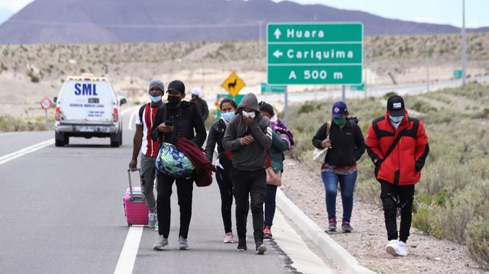 Migrantes venezolanos que pasan a Chile por la frontera con Bolivia sufren por las inclemencias del clima. A más de 3.700 metros de altura, padecen por el frío y el calor extremos en su recorrido por el altiplano andino rumbo al desierto de Atacama.