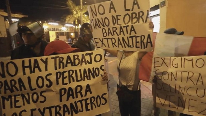 Una marcha de marcado tinte de xenofobia contra los venezolanos en Perú, terminó en actos de violencia, al norte de Lima.