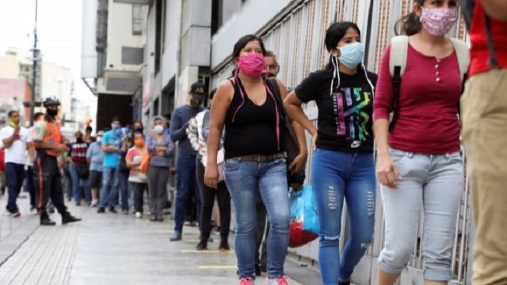 Nuevo confinamiento, cifras de contagios de COVID-19 en ascenso, hospitales y clínicas saturadas. Venezuela se enfrenta a una segunda ola de coronavirus más fuerte que la primera y que preocupa tanto a las autoridades como al gremio de la salud.