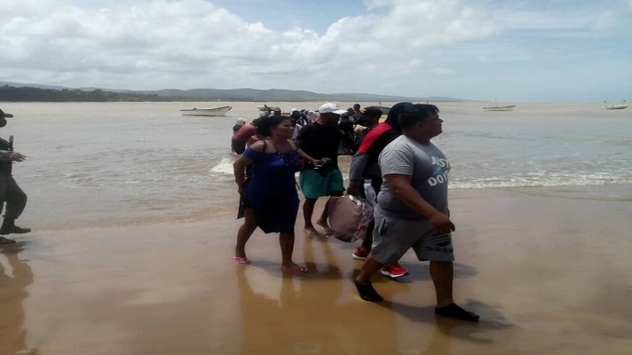 No era Cuba. Eran las playas de Falcón, donde unos pescadores rescataron 18 balseros venezolanos que trataban de llegar a Curazao.