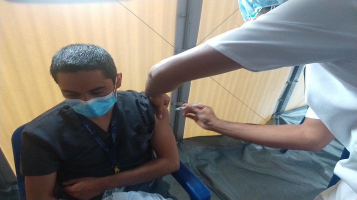 Venezuela ocupa el penúltimo lugar en materia de vacunación contra la COVOD-19 en América Latina. La denuncia la hizo el economista Alejandro Grisanti.