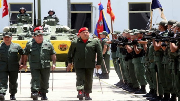 Venezuela desplegó este viernes más de 545.000 soldados y armamento de todos los componentes de sus Fuerzas Armada. Lo hizo en homenaje al fallecido presidente Hugo Chávez (1999-2013), en conmemoración del octavo aniversario de su muerte.
