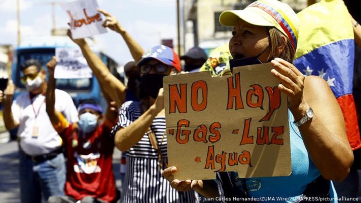 El Observatorio Venezolano de Conflictividad Social (OVCS) registró 1.506 protestas en los primeros 90 días de 2021. Esto es equivalente a un promedio de 17 diarias. Esta cifra representa una disminución del 24% en comparación con el mismo período del año pasado.