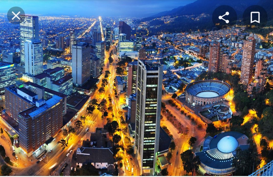 Bogotá decreta toque de queda