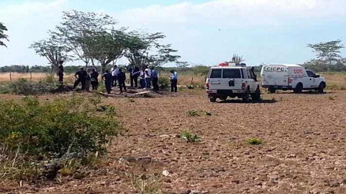 Los cadáveres de tres hombres yacían en las inmediaciones de una empresa petrolera. La misma está ubicada en el municipio La Cañada de Urdaneta al sur de Maracaibo, estado Zulia.
