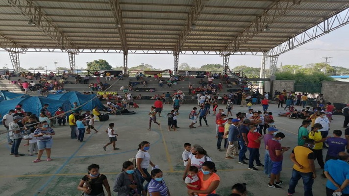 El gobernador del departamento del Arauca, en Colombia, José Facundo Castillo, alertó sobre la situación de los más de 6.000 desplazados que llegaron a Arauquita. Dijo que por la cantidad de personas que escaparon de la violencia en Apure, en unas dos semanas tendrán dificultades para atenderlas.