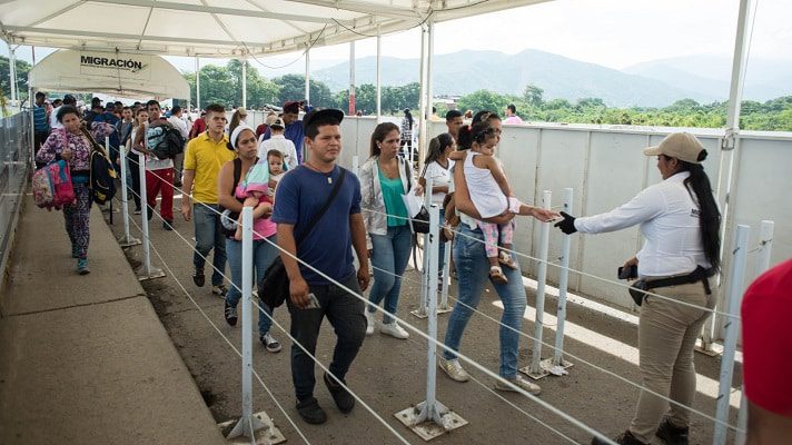 Casi 400 mil migrantes venezolanos se han registrado para recibir el Estatuto Temporal de Protección en Colombia. La información la dio a Juan Francisco Espinosa, director de Migración Colombia.