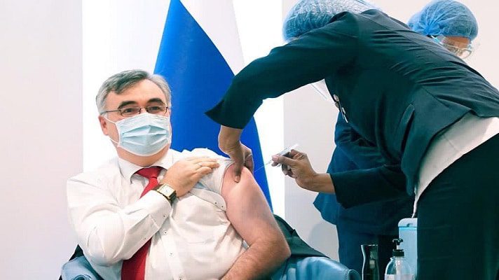 Venezuela comenzó los ensayos clínicos de la segunda vacuna rusa contra la COVID-19, la EpiVacCorona. Así los informó este miércoles el regulador sanitario ruso, Rospotrebnadzor.