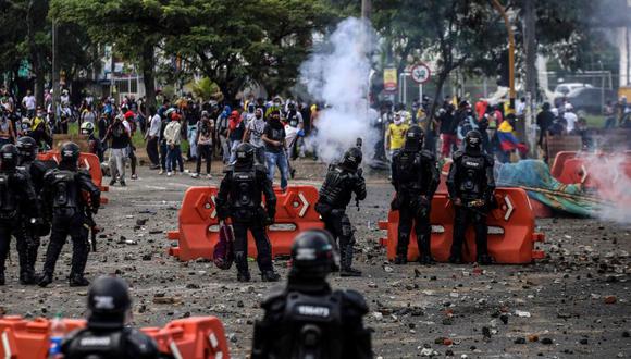 tras-retirar-la-reforma-tributaria-continuan-las-protestas-y-asciende-a-19-los-muertos-en-colombia
