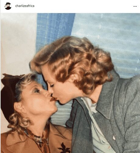 Charlize Theron fue otra famosa que dio las gracias por su madre. Foto Instagram
