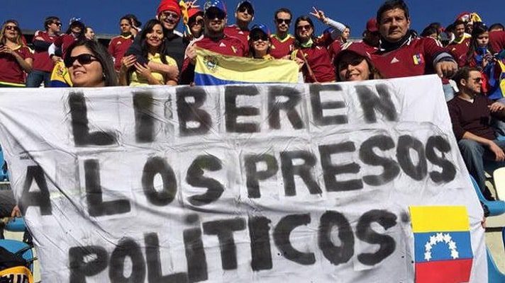 Lilia Camejo, directora ejecutiva de la ONG Justicia Venezolana, cuestionó la transferencia de los presos políticos a penales ordinarios. Su rechazo es mayor, cuando se trata de la transferencia de los 140 militares presos por razones políticas.