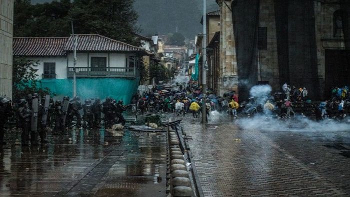 colombia-sigue-alborotada-tres-heridos-dejan-disturbios-en-bogota