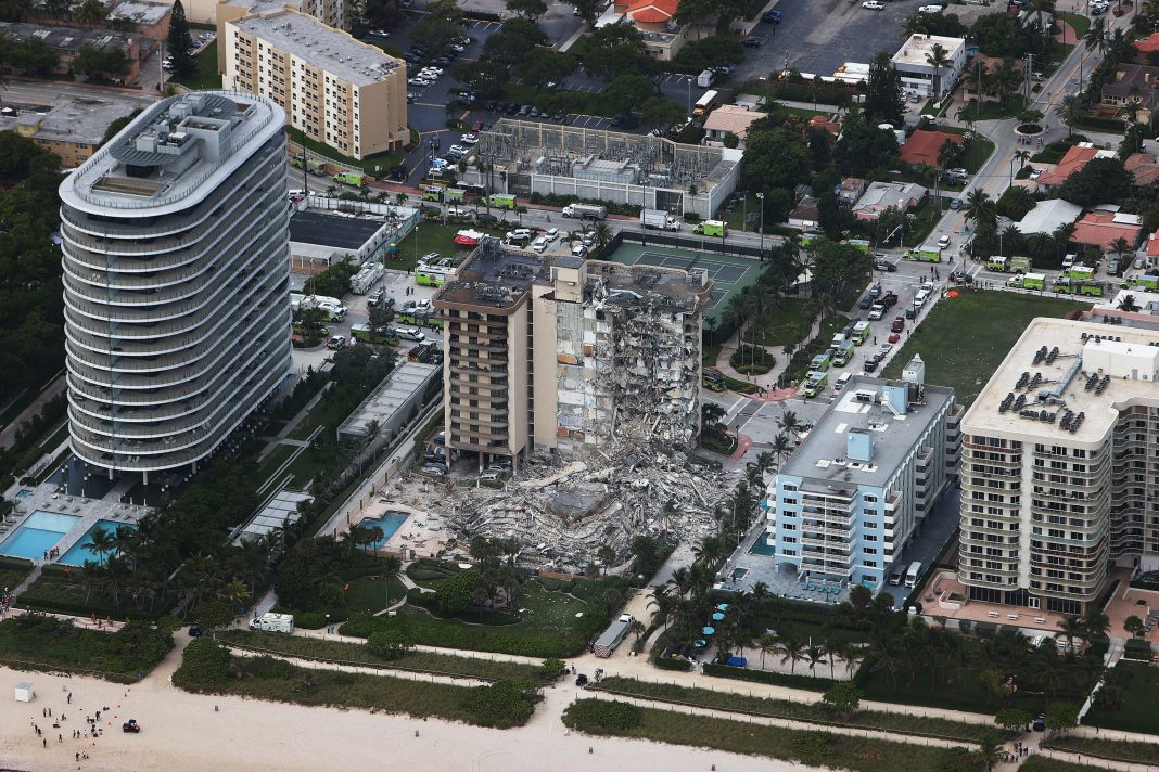 Al menos 99 desaparecidos por colapso de edificio en Miami