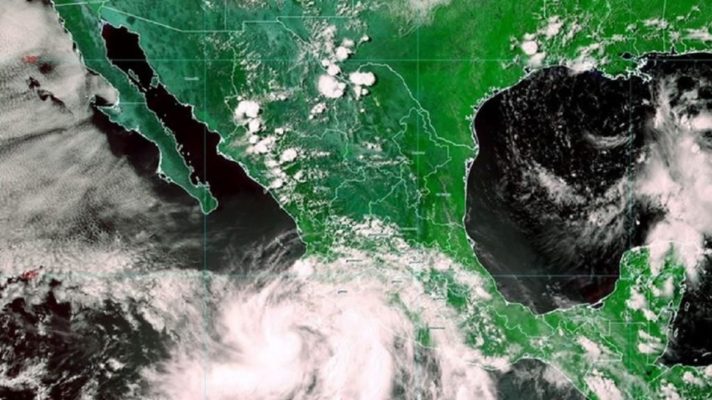 al-menos-30-deslaves-ocasiona-el-huracan-enrique-al-pasar-frente-a-costas-mexicanas