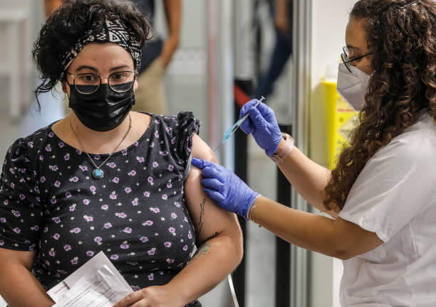 Colombia pide apoyo para vacunar a migrantes venezolanos y agradece donación de dosis por parte de EE.UU.