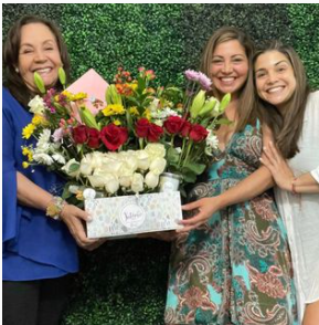 Flor Núñez con sus hijas. Foto Instagram