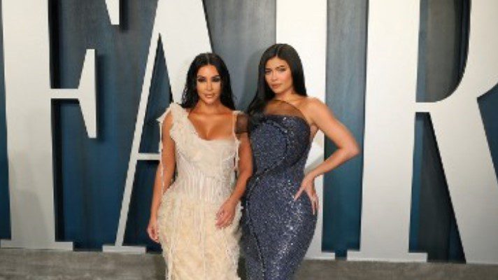 Estafan a nombre de estas dos hermanas Kardashian