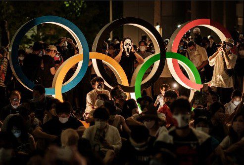 Los aros que marcan cada año la cita olímpica.  Foto AFP
