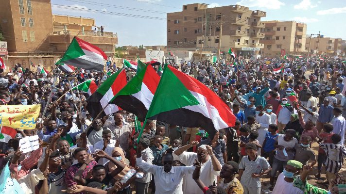 las-calles-siguen-encendidas-tres-muertos-y-mas-de-100-heridos-en-protestas-contra-golpe-de-estado-en-sudan